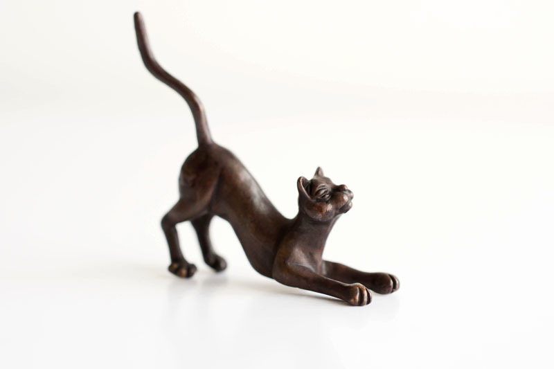 A picture of 'Miniature Bronze Crouching Cat'