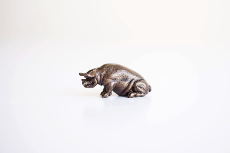A picture of 'Miniature Bronze Pig'