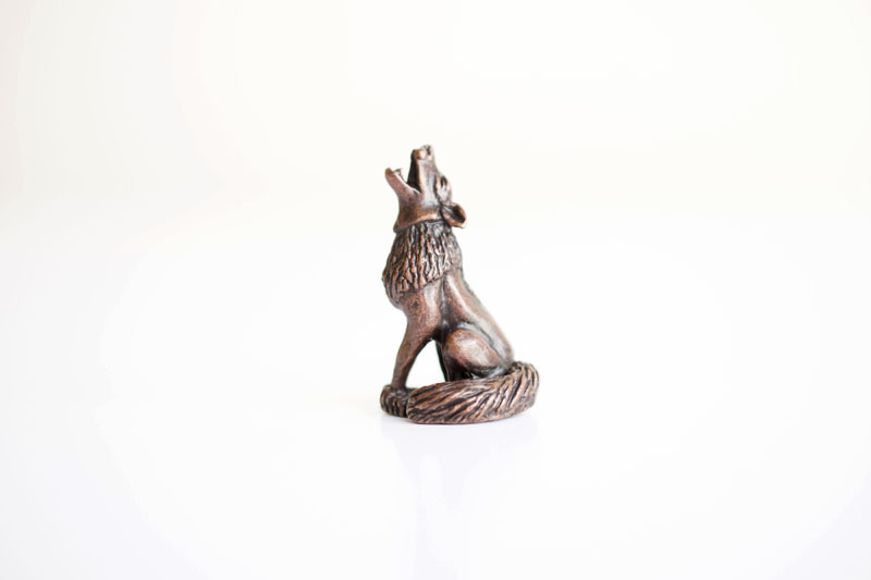 A picture of 'Miniature Bronze Howling Wolf'