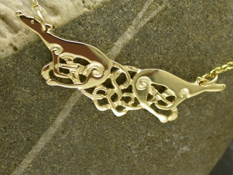 A picture of '18ct Gold Greyhounds Necklet'