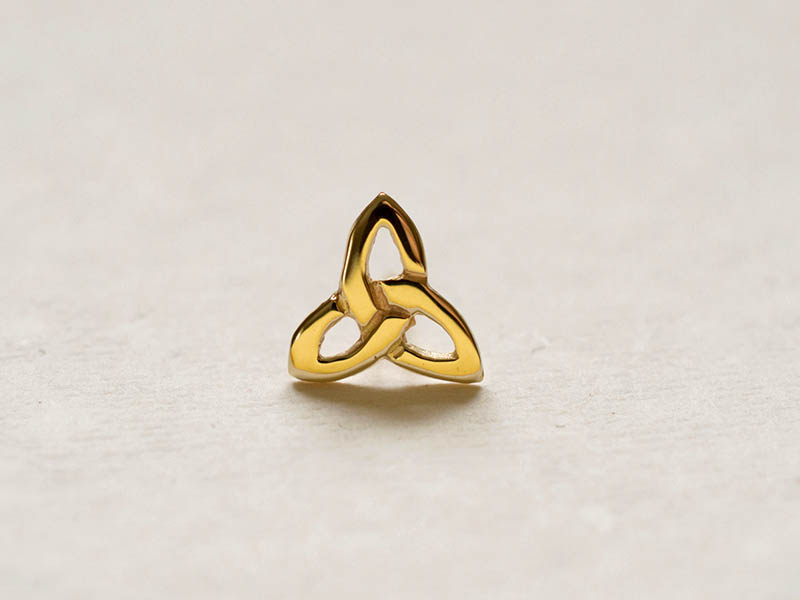 A picture of '18ct Gold Small Triple Knot Pin'
