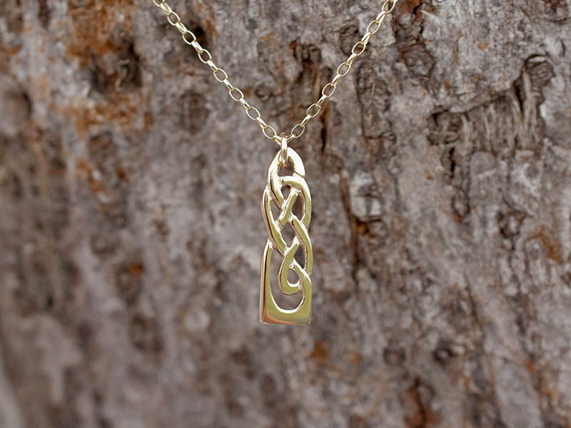 A picture of '18ct Gold White Wheat Pendant'