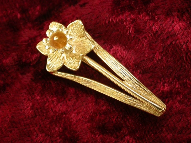 A picture of '9ct Gold Daffodil Brooch'