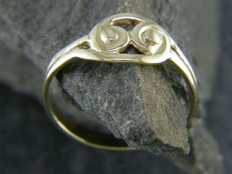 A picture of '9ct Gold Snowdonia Ring'