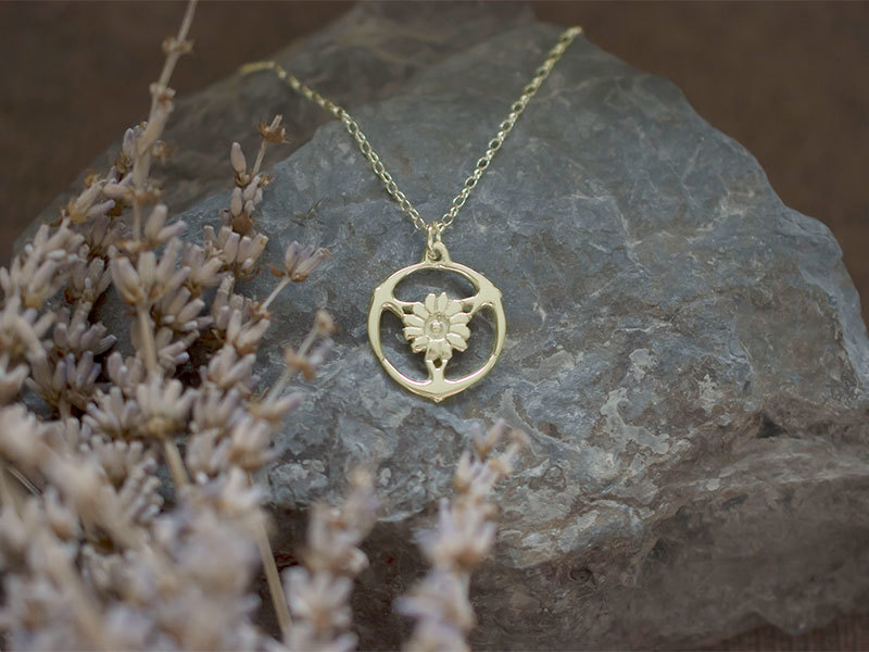 A picture of '9ct Gold Gorsedd of Birds Pendant'
