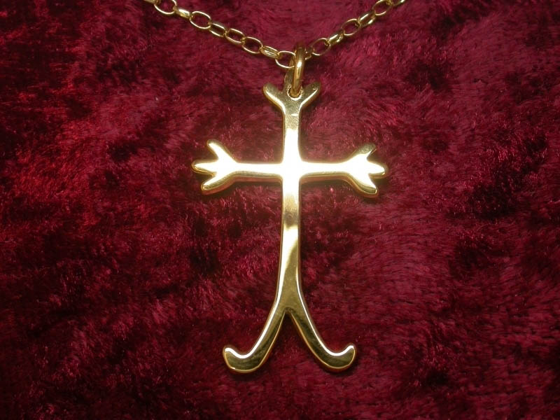 A picture of '18ct Gold St David Cross Pendant'