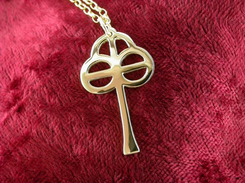 A picture of '18ct Gold St Caron Cross Pendant'
