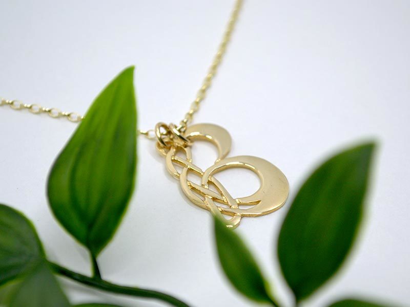 A picture of '18ct Gold Pendant - Initial B'