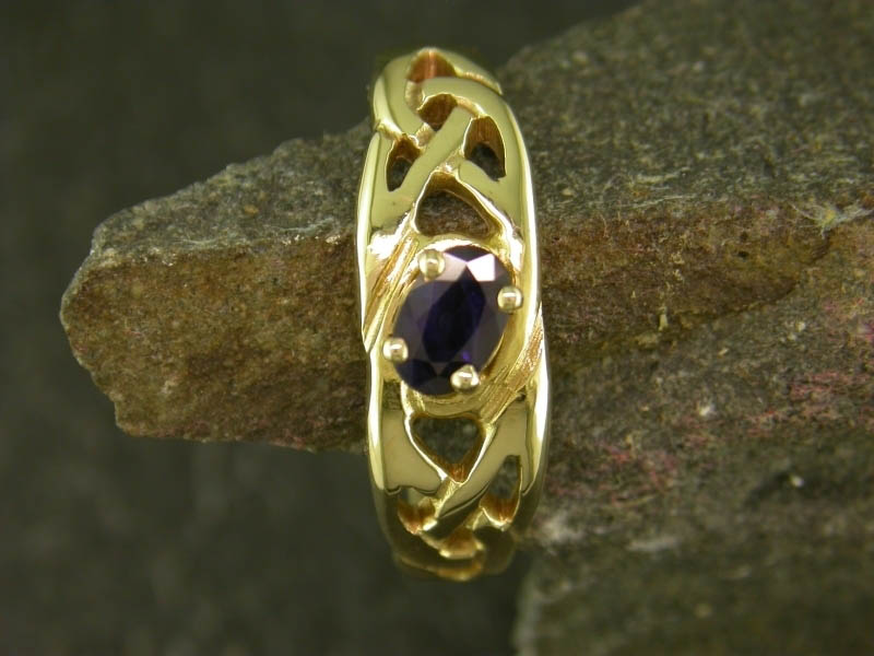 A picture of '9ct Gold Llanwenog Ring'