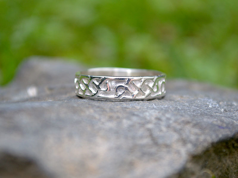 A picture of 'Silver Celtic Knotwork Ring'