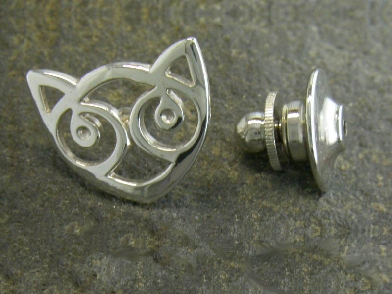 A picture of 'Silver Small Snowdon Cat Pin'