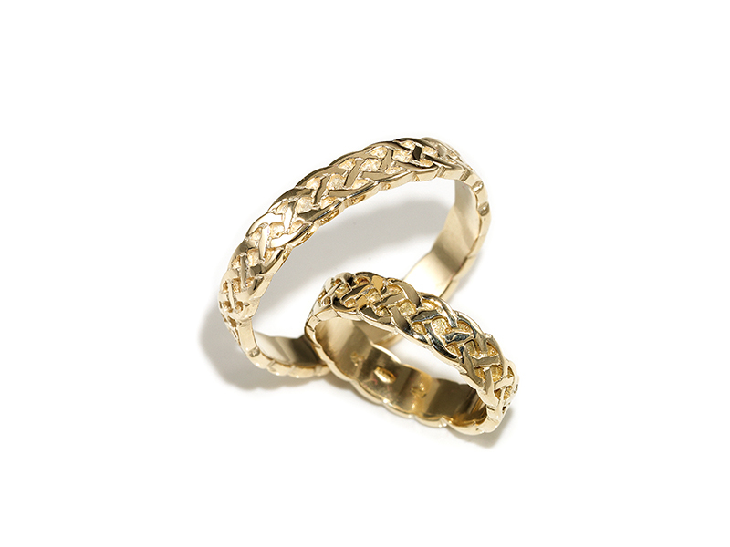 A picture of '9ct Rhiannon Welsh Gold Dyfrdwy Ring'