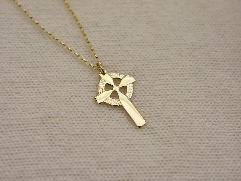 A picture of '9ct Gold Welsh Cross Pendant'