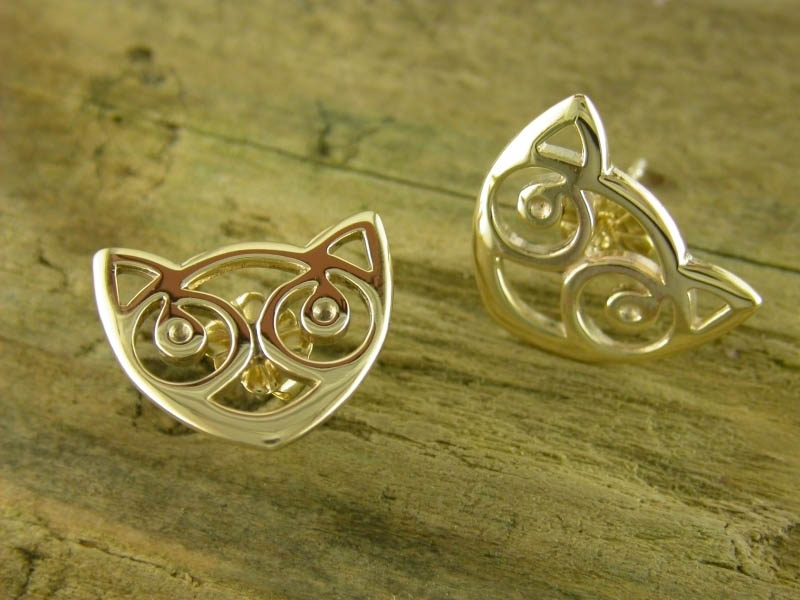 A picture of '9ct Gold Small Snowdon Cat Earstuds'