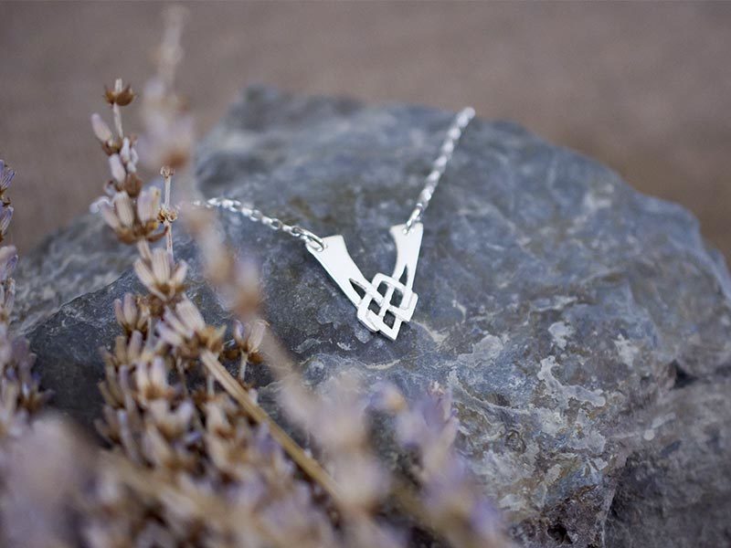 A picture of 'Silver Pendant - Initial V'