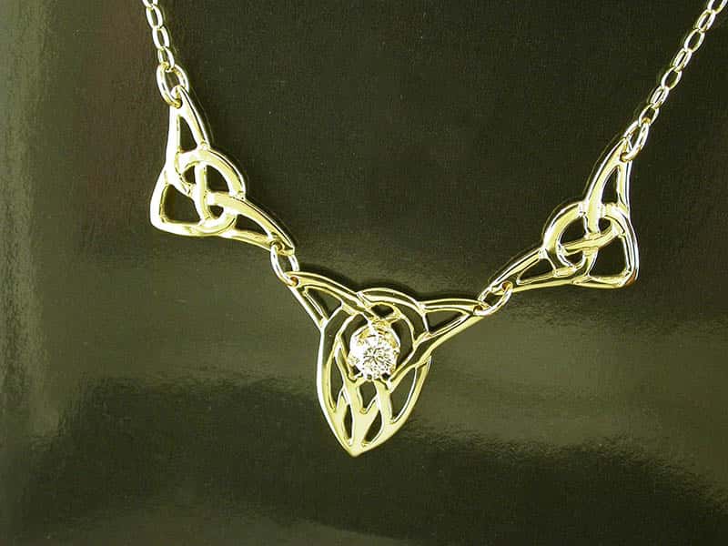 A picture of '9ct Rhiannon Welsh Gold Dolbadarn Three Piece Necklet'