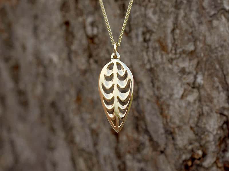 A picture of '9ct Rhiannon Welsh Gold Barley Corn Pendant'