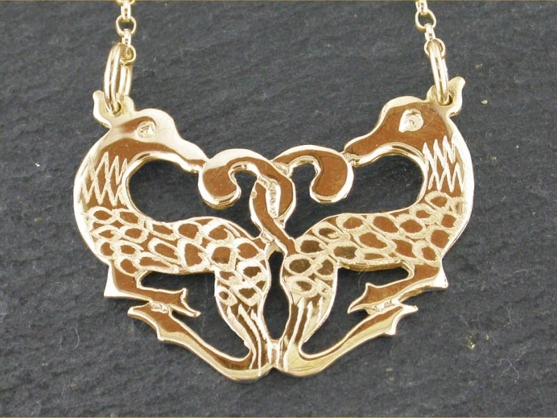 A picture of '18ct Gold Cwm Cych Deer Necklet''
