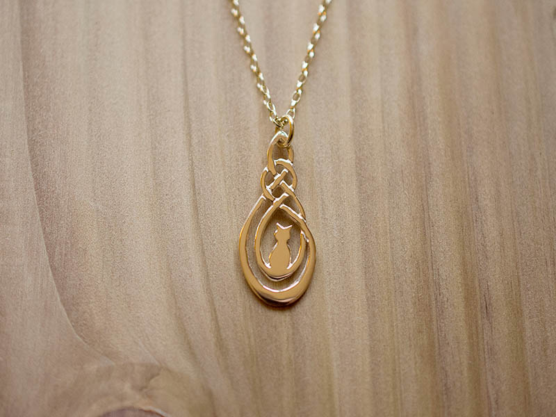 A picture of '9ct Gold Lost Cat Pendant''