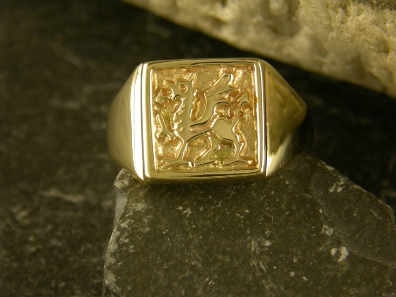 A picture of '9ct Gold Welsh Dragon Ring''