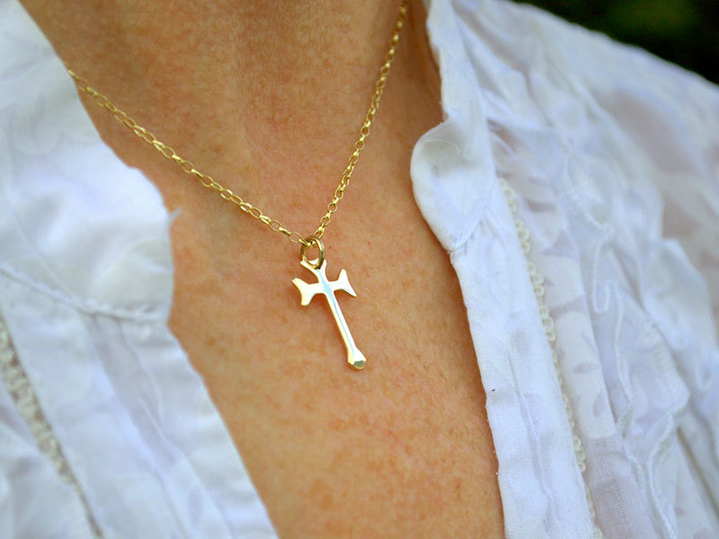 A picture of '9ct Gold Small Cadfan Cross Pendant''