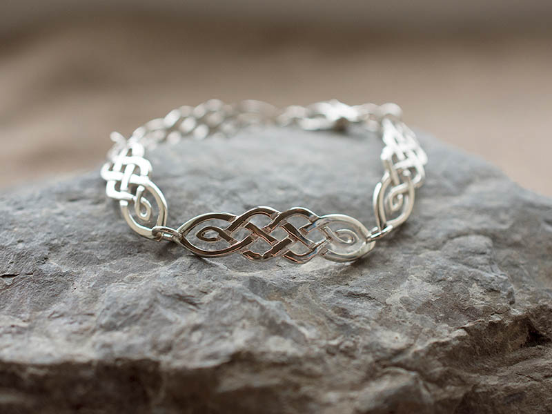 A picture of 'Silver Ribidires Bracelet''