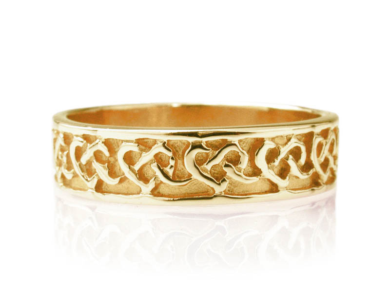 A picture of '9ct Rhiannon Welsh Gold Alaw Ring''