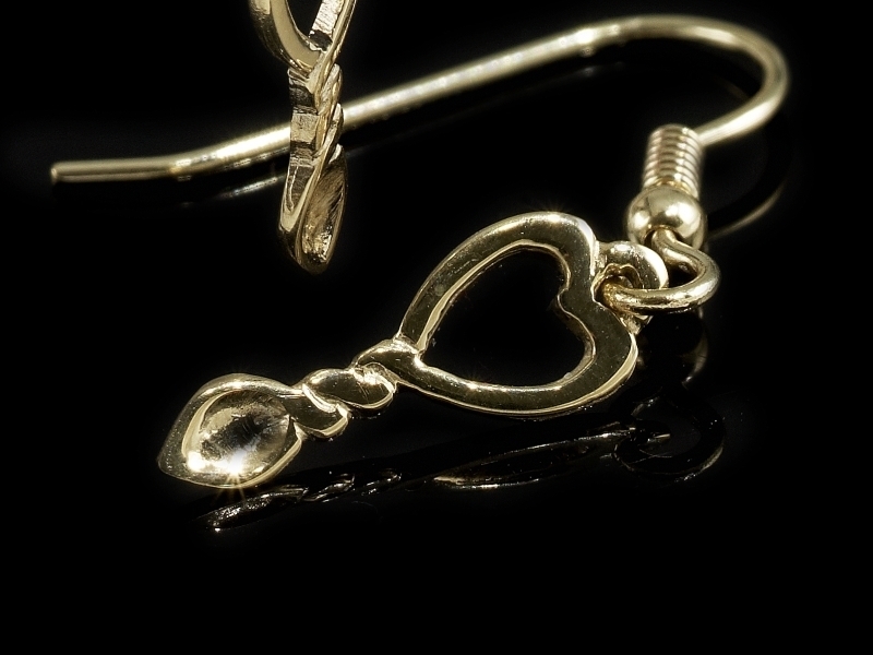 A picture of '9ct Rhiannon Welsh Gold Miniature Love-spoon Earrings''