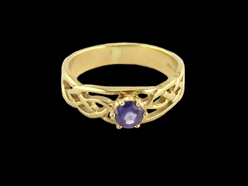 A picture of '9ct Rhiannon Welsh Gold Myrddon Ring''